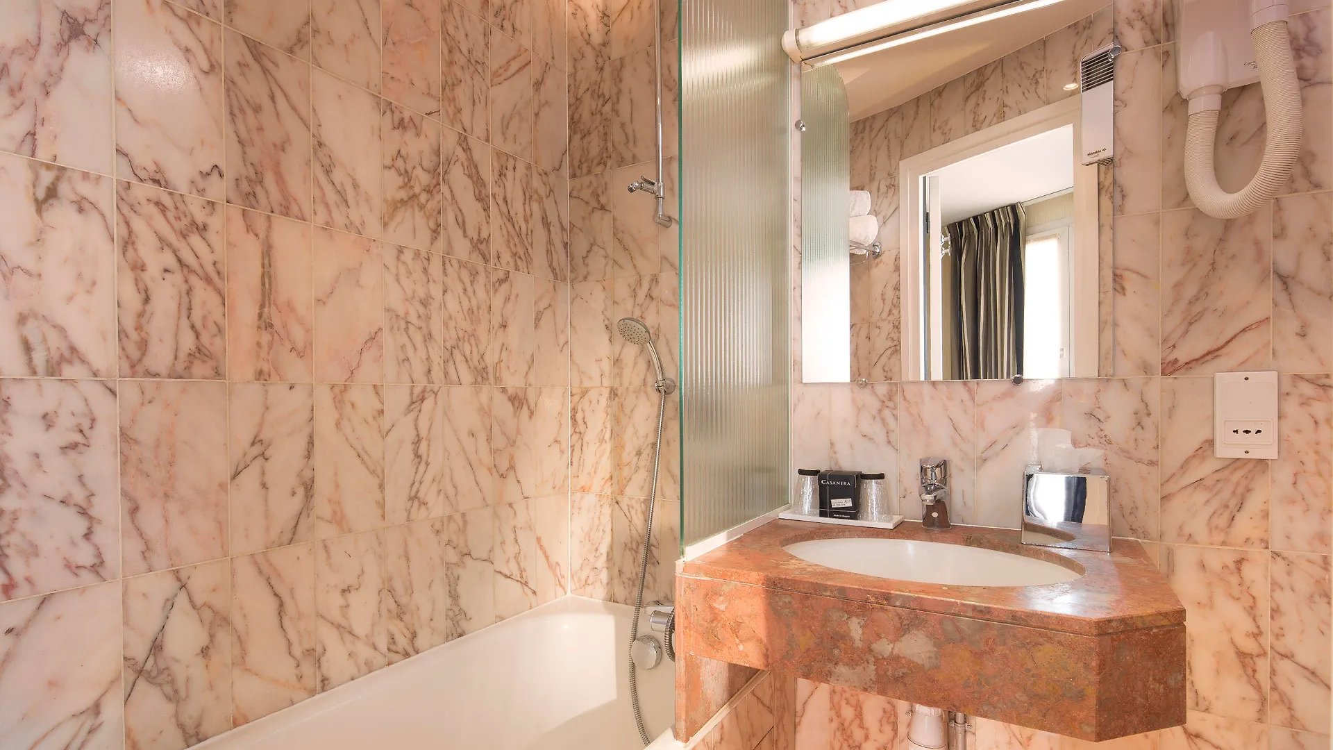 Hotel Albert 1Er Paris Lafayette 3*,